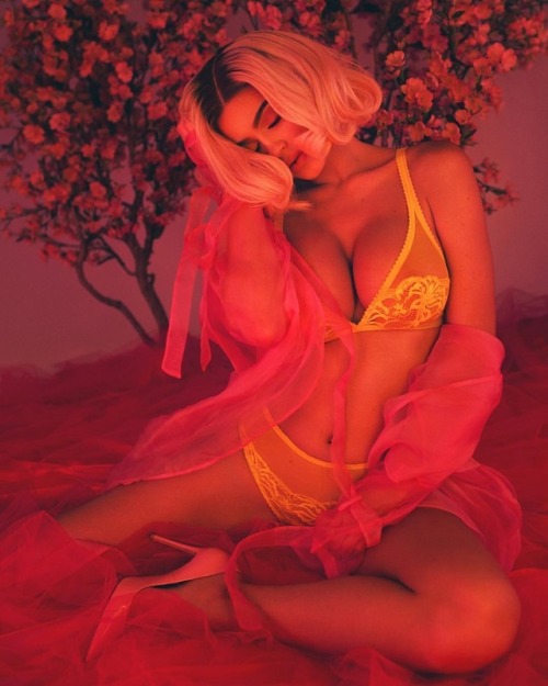 celebsnude115 - Kylie Jenner shoot ( nipples ) Submit To 40k - ...