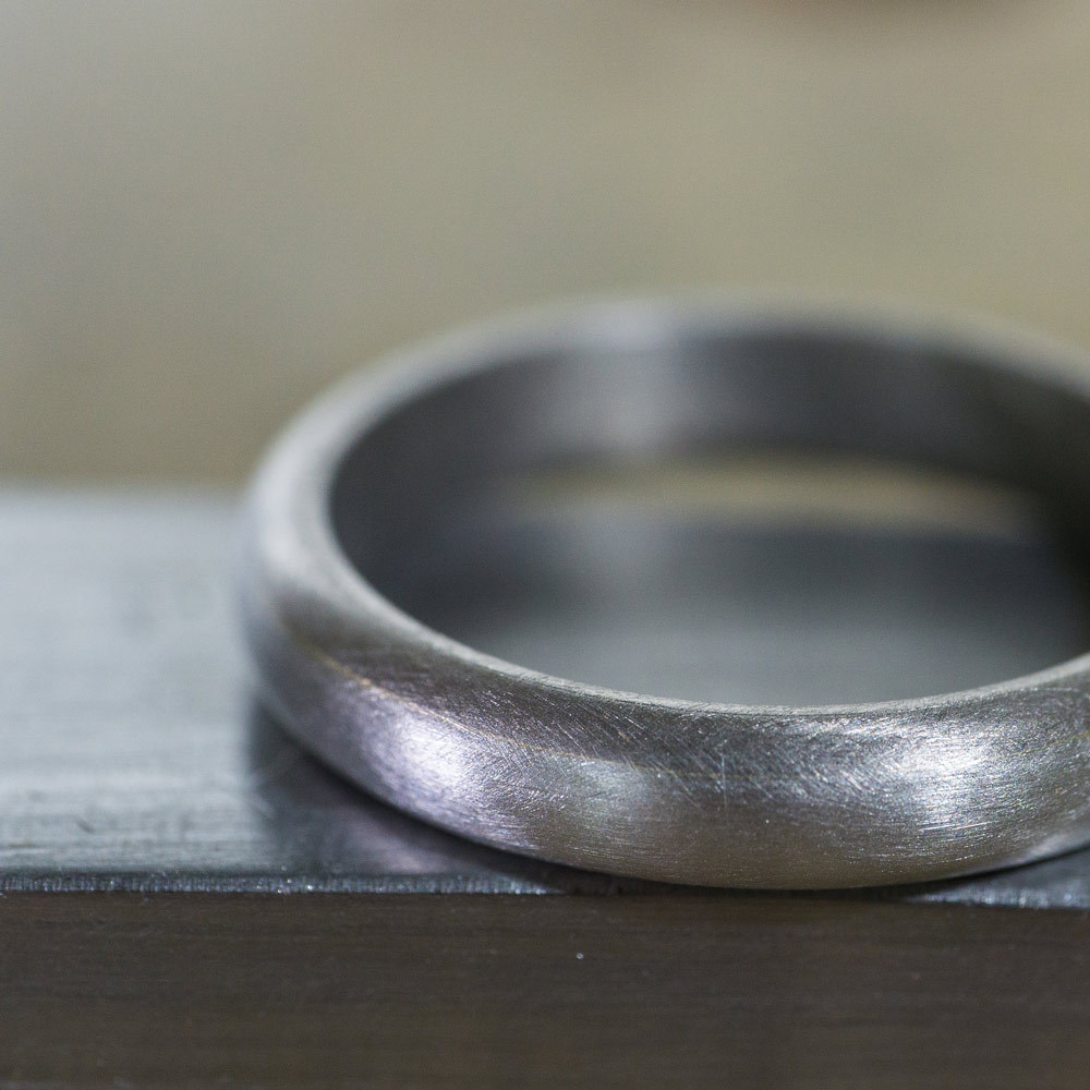 結婚指輪の制作風景　プラチナ、ホワイトゴールド　屋久島でつくる結婚指輪