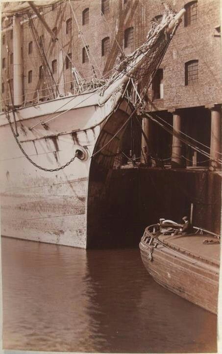 oledavyjones:
“ Albert Dock 1915, Liverpool
”