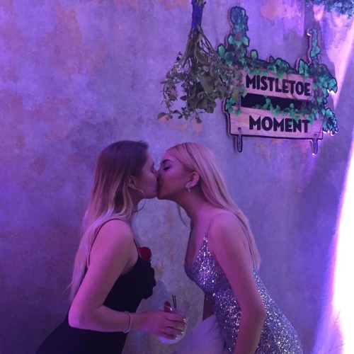 prettymissy4u:Lia Marie Johnson & Jennessa Rose - Kiss....