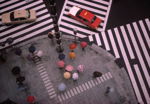 20aliens:JAPAN. Tokyo. Crossing in the Ginza district....