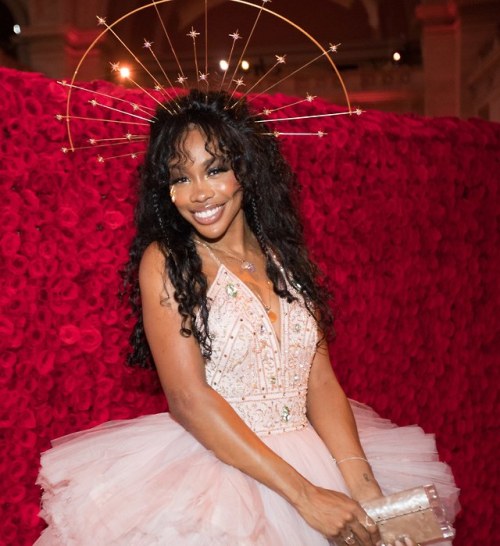 celebsofcolor - SZA attends the Heavenly Bodies - Fashion &...