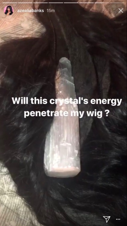 keepthatenergy - Azealia Banks charging her wig is a 2018 self...