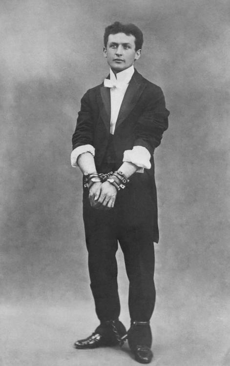 gregorygalloway - Harry Houdini (born Erich Weiss, 24 March 1874 –...