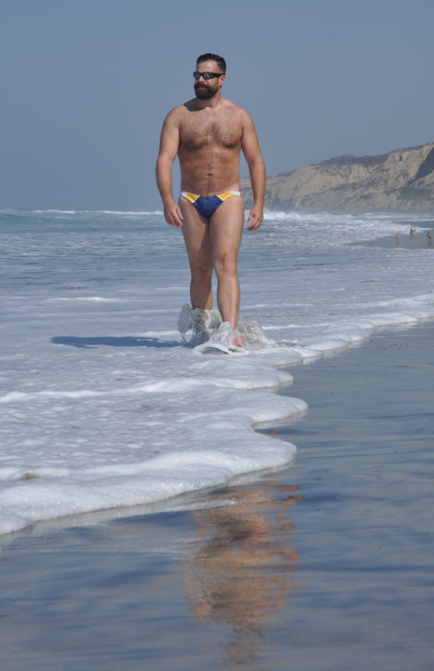 alanh-me - 35k+ follow all things gay, naturist and “eye...