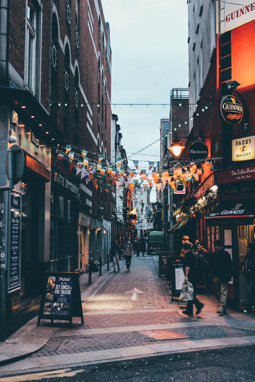 travelingcolors - Dame Lane, Dublin | Ireland (by ohlovelylies)