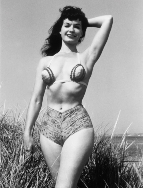 summers-in-hollywood - Bettie Page