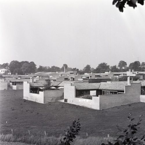 germanpostwarmodern - Fredensborghusene (1962-63) in Fredensborg,...