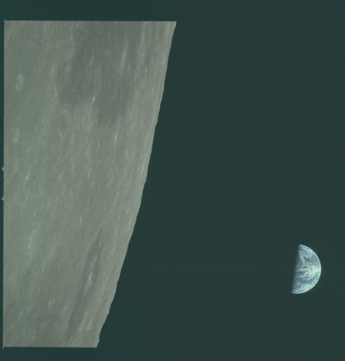space-pics - Earth from Apollo 11 in Lunar orbit [4400 x 4600]
