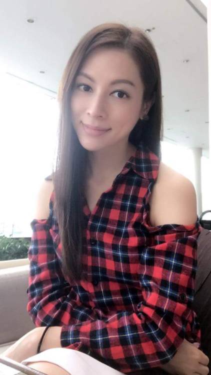 asianguy101 - Krystal is a Chinese Australian slut and a groupie...