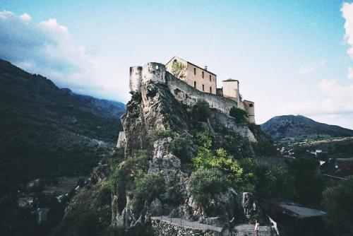 thebeautifuloutdoors - The last light falling on this castle in...