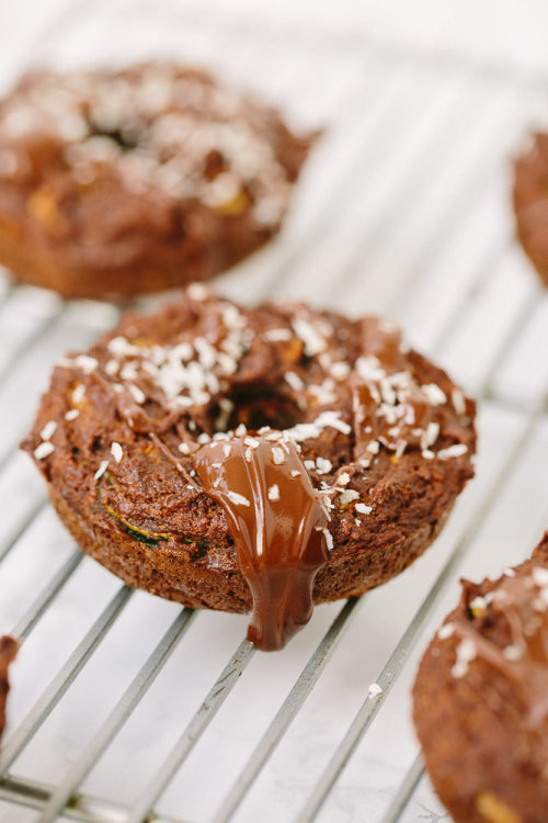 foodffs - Gluten-Free Chocolate Zucchini Noodle Donuts with...