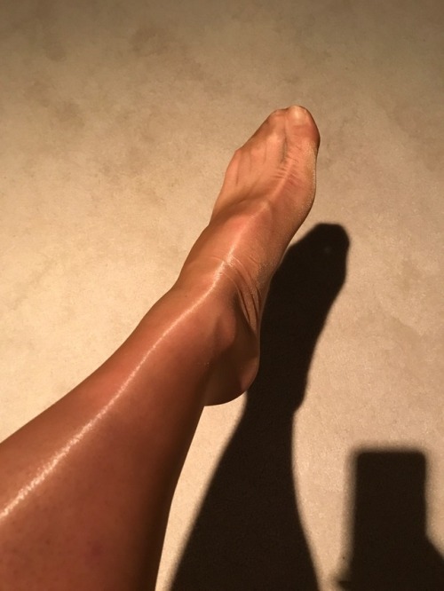 mygorgeouslegs - Oh wow! I may have found a new favorite...