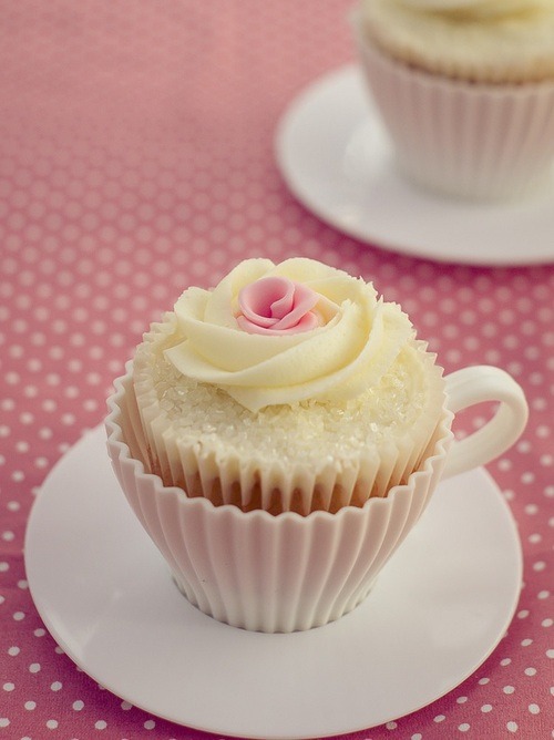 pssst! scb! this cupcake reminds me of you! <3