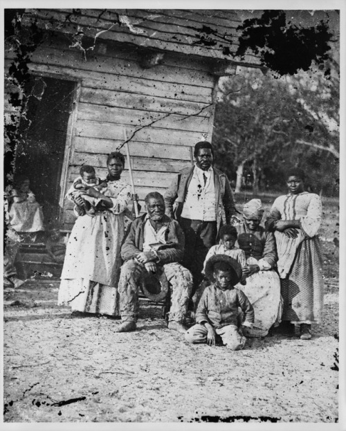 Five generations of a slave family on a plantation in Beaufort,...