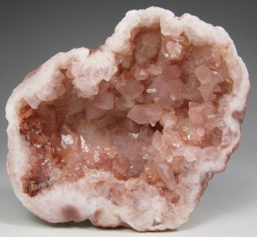 bijoux-et-mineraux - Rose Quartz Geode - Patagonia, Argentina