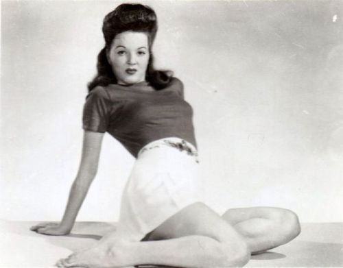 vintageeveryday - 35 glamorous photos of unknown pin-up girls that...