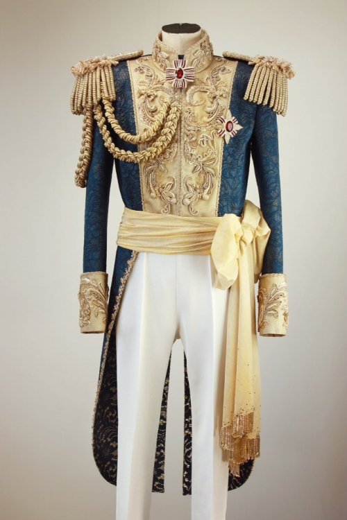 frederica1995 - Oscar and Andre ‘s uniforms from Rose of...