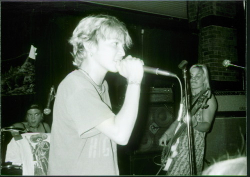 7yr-bitch - 7 Year Bitch, live, NYC 1992