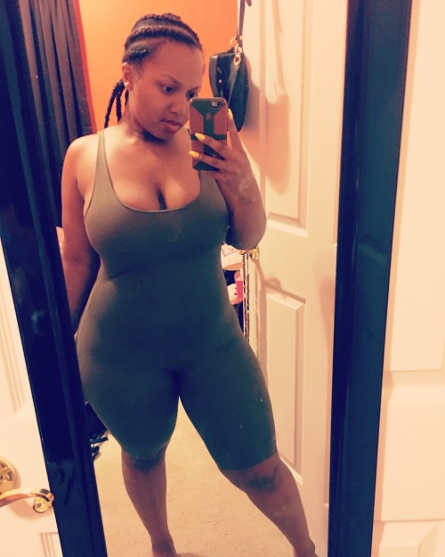 queenrayjean - Literally too much body to be only 5'2
