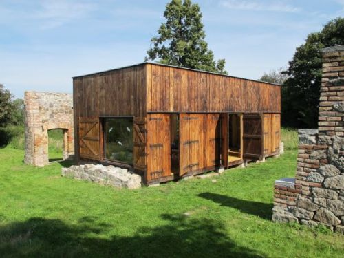 dedurp - Not a tiny house, but still awesome.So, I saw the...