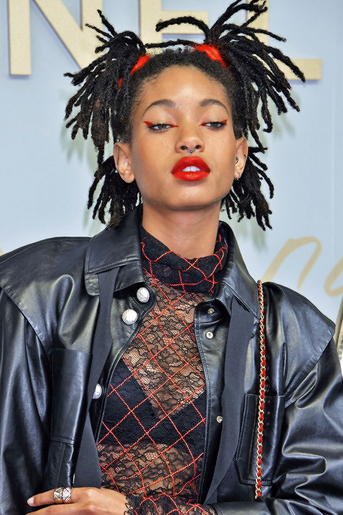 willowlover - Willow Smith attends the CHANEL Metiers D'art...