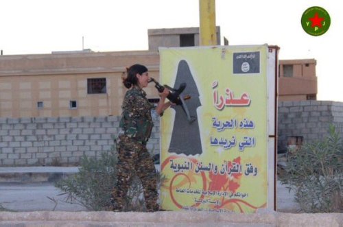 ishtargates - Kurdish woman fighter (YPJ) destroys ISIS modesty...