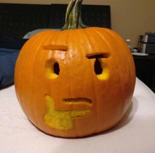 picsthatmakeyougohmm:hmmmthat pumpkin is anti-semitic