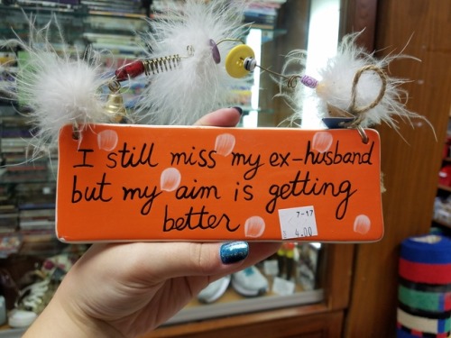 agent-jaselin:thriftstoreoddities:For all your divorcee...