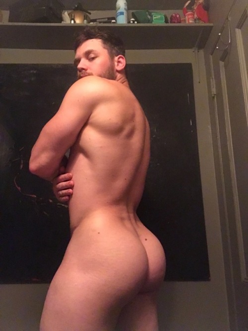 famousmaleexposedblog - Matthew Camp Follow me for more Naked...