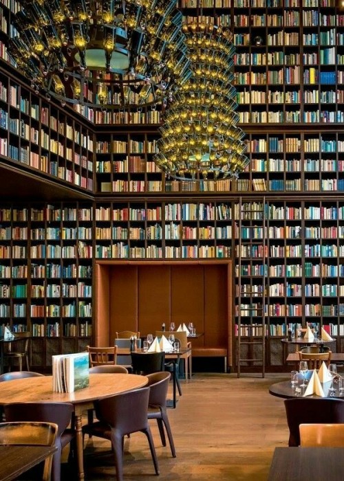 worldofbooks21 - Libraries with chandelierQuite a book...