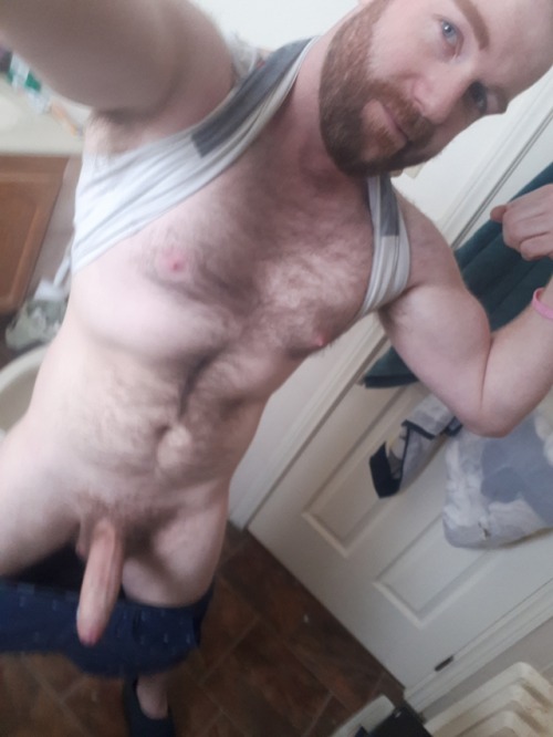 ajpup77:Morning work out done . Made me horny