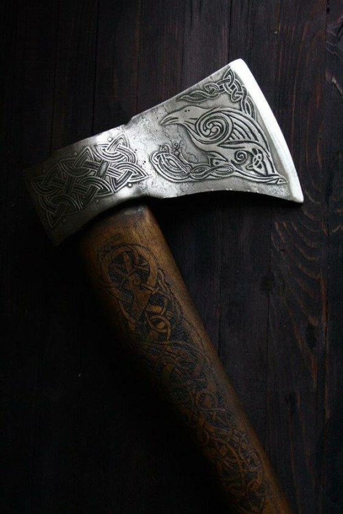 hammer-ov-thor:‘Hrafn’ Viking Axe