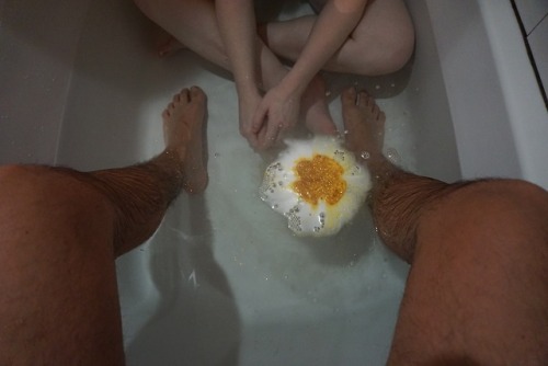 bath cuddling | weednymphos | instagram