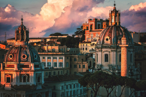 wanderlusteurope - Purple sky, Rome