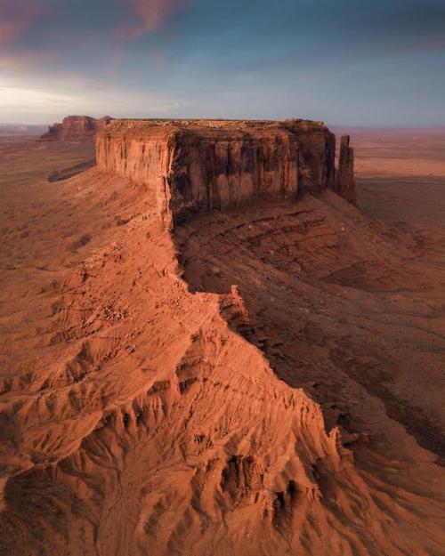 thebeautifuloutdoors - Monument Valley, Utah [2048x2560][OC]...