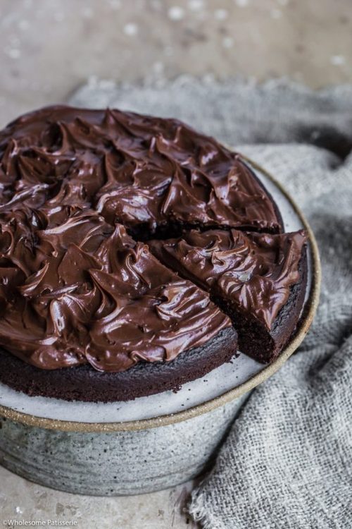 fullcravings:Chocolate Ganache Cake