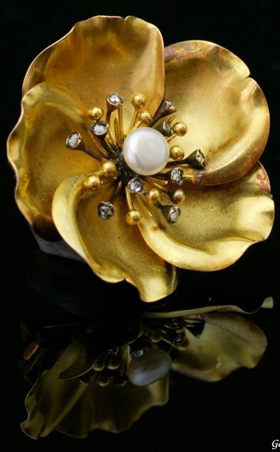 chasingrainbowsforever - Art Nouveau Gold Flower Brooch ~...
