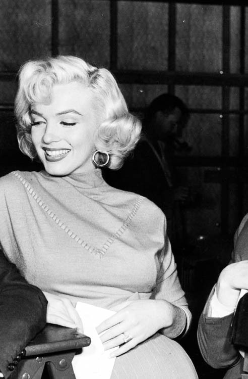 perfectlymarilynmonroe - Marilyn Monroe on the set of Gentlemen...