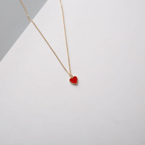 flowercaps - tiny heart necklace