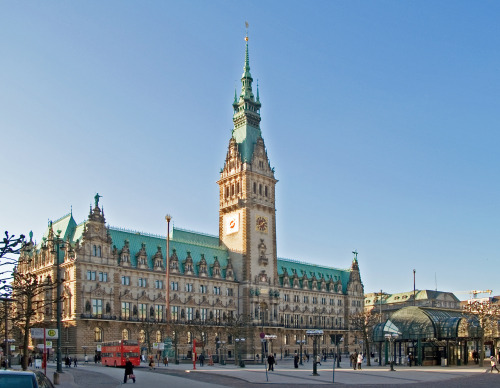 willkommen-in-germany - Rathaus Hamburg (City Hall). The...