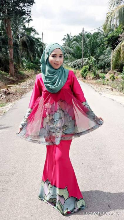 rosebaiduri - Rose in hijab..cukup reblog 500x share gua share...
