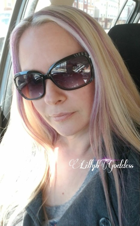 lillybgoddess:So I added some color to my hair! What do you...