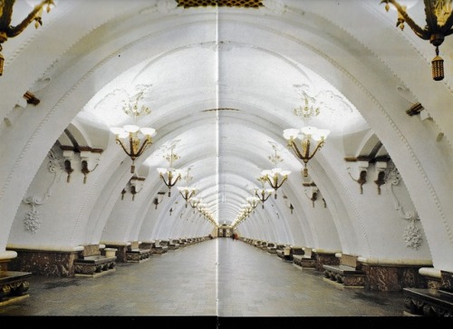 sovietpostcards:Moscow Subway in 1980 (via)