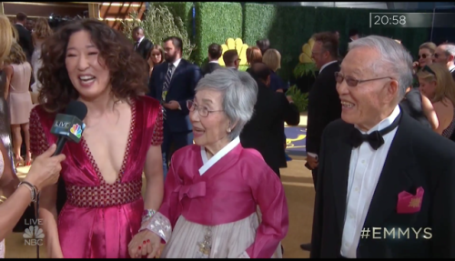 geekysprinkler:Sandra Oh brought her parents to the Emmys I’m...