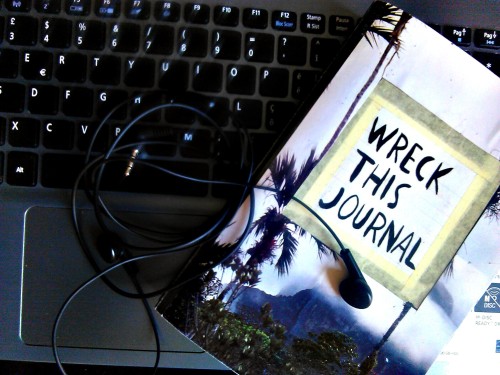 asociale-con-brio - Il mio Wreck this journal ✨⚫Disegna sopra...
