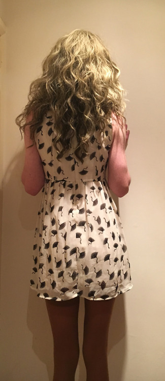 urtica-c:partiesfor:Being cute in my new Lipsy summer dress...