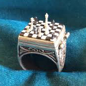 elvisomar - Tiny chess set—for people who apparently have very...