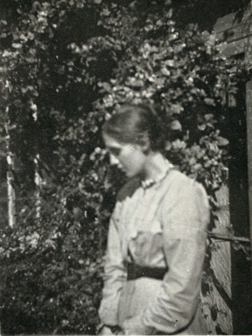 inneroptics - Virginia Woolf at 18