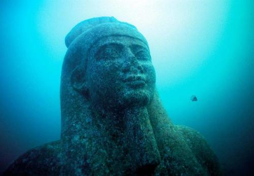 ianbrooks - Lost Underwater Egyptian City“Franck Goddio and his...